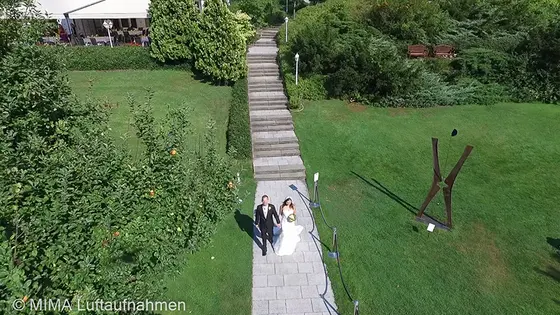 Hochzeitsfoto aus der Luft (Bild 2)