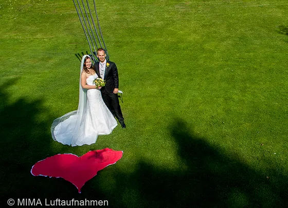 Hochzeitsfoto aus der Luft (Bild 5)