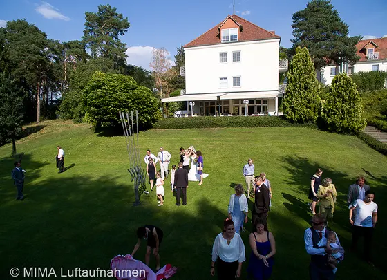 Hochzeitsfoto aus der Luft (Bild 9)